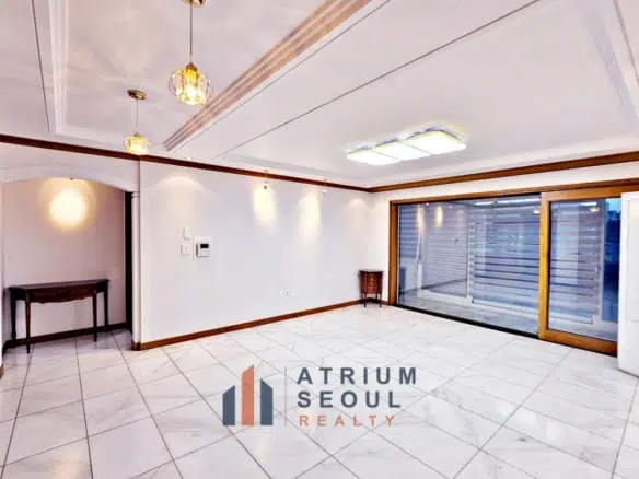 Wide Living room in 4BR Cozy Family Home For Rent in French Village, Banpo, Seoul