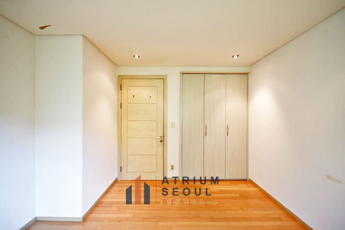 Another room in Itaewon 3-Bedroom Residence For Rent - Apartment Rent in Seoul - Atrium Seoul Realty