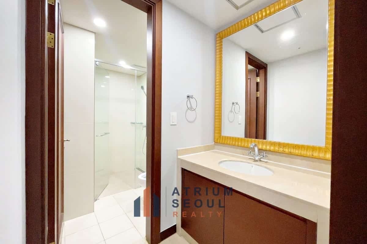 Bath - Yeouido aprtment for rent