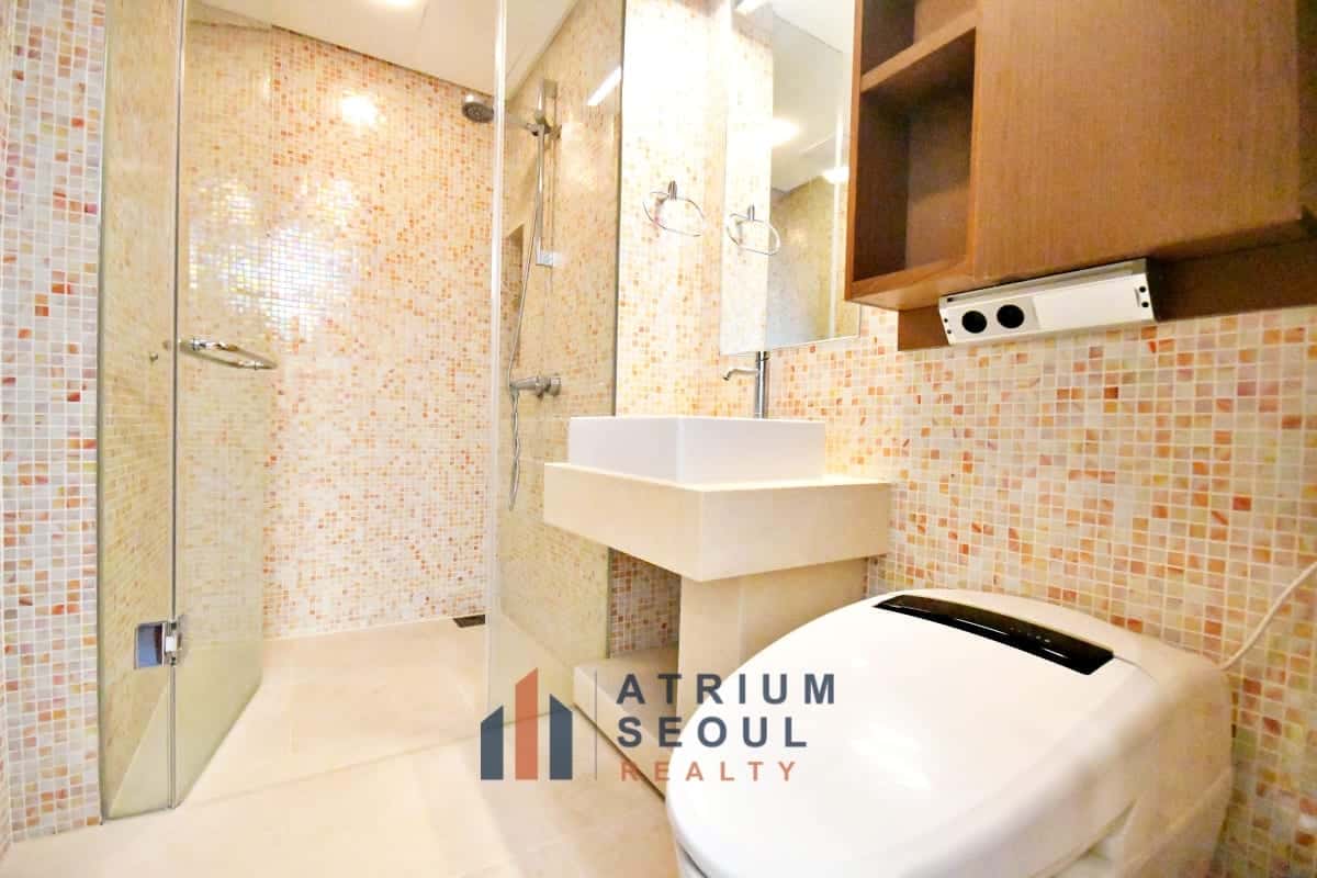 Bathroom in Ultra-Luxury Residence in Hannam The Hill, Seoul - Monthly Rent - Atrium Seoul Realty