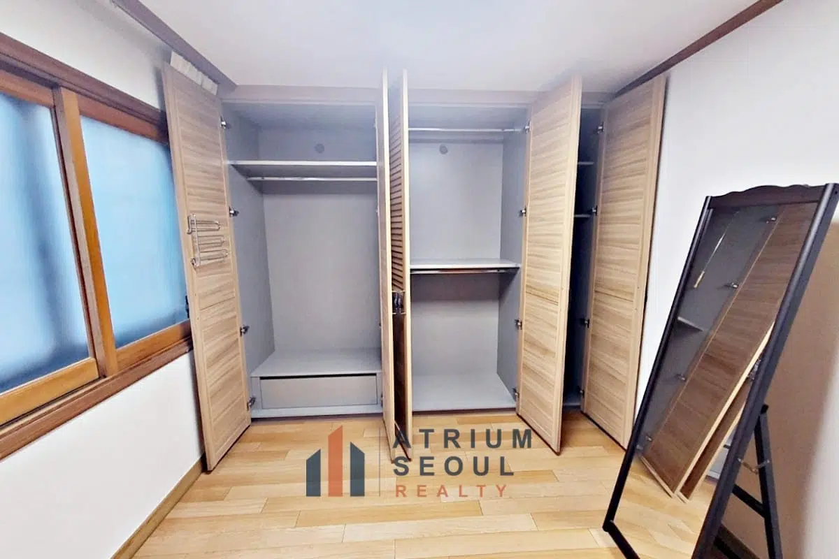 Closet in Living room Fully Furnished Apartment for Monthly Rent in Itaewon, Seoul