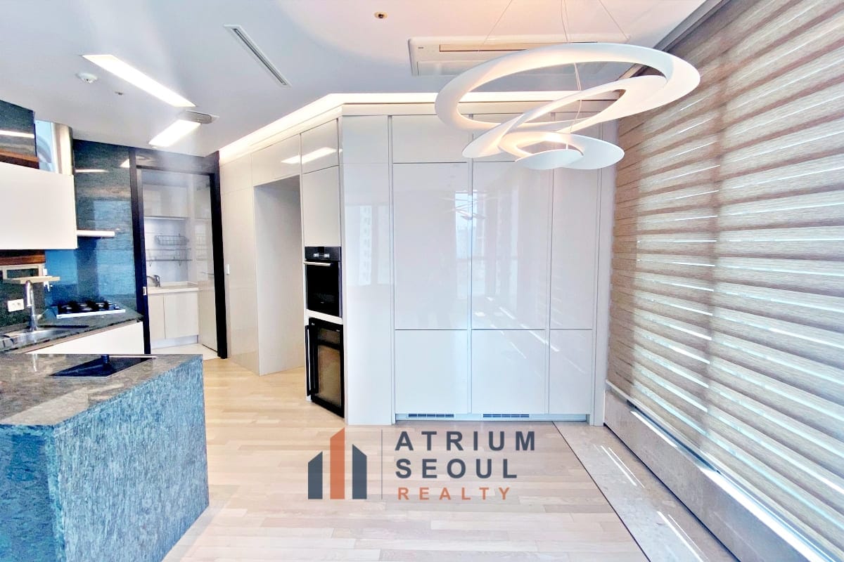 Dining area- Asterium Yongsan Apartment For Rent