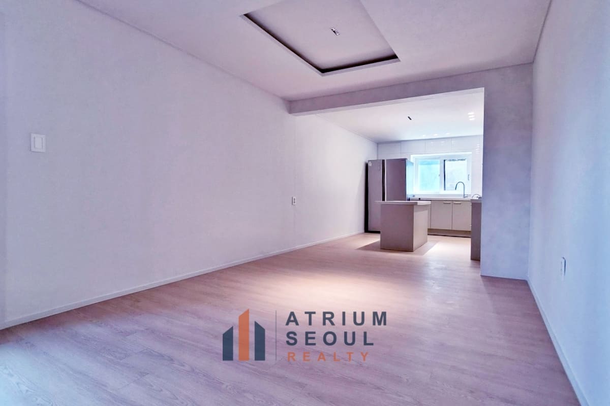 Dining area in 4BR Villa For Rent in Seorae Village, Banpo