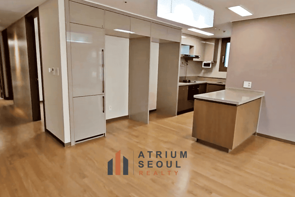 Dining area in Spacious 4 Bedroom Apartment for Rent in Helio City Jamsil, Songpa, Seoul - Atrium Seoul Realty