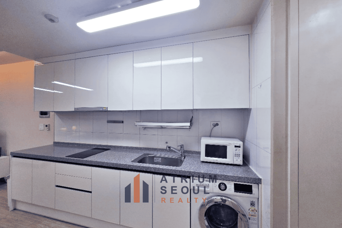 Fully Furnished Studio for Short-Term Rent in Gangnam Near Gangnam Station