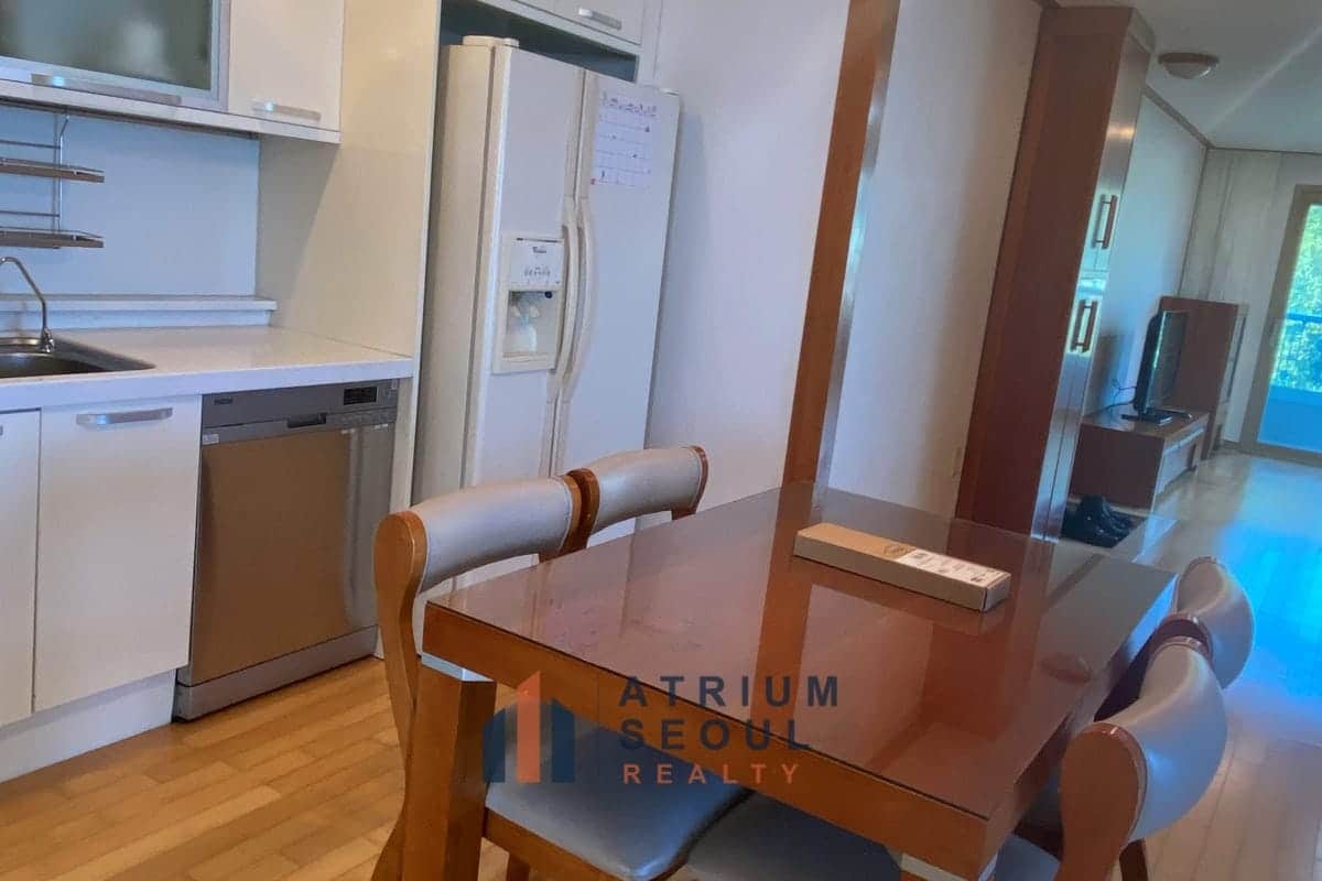 Kitchen - Apartment For Rent in Hannam Yongsan Seoul