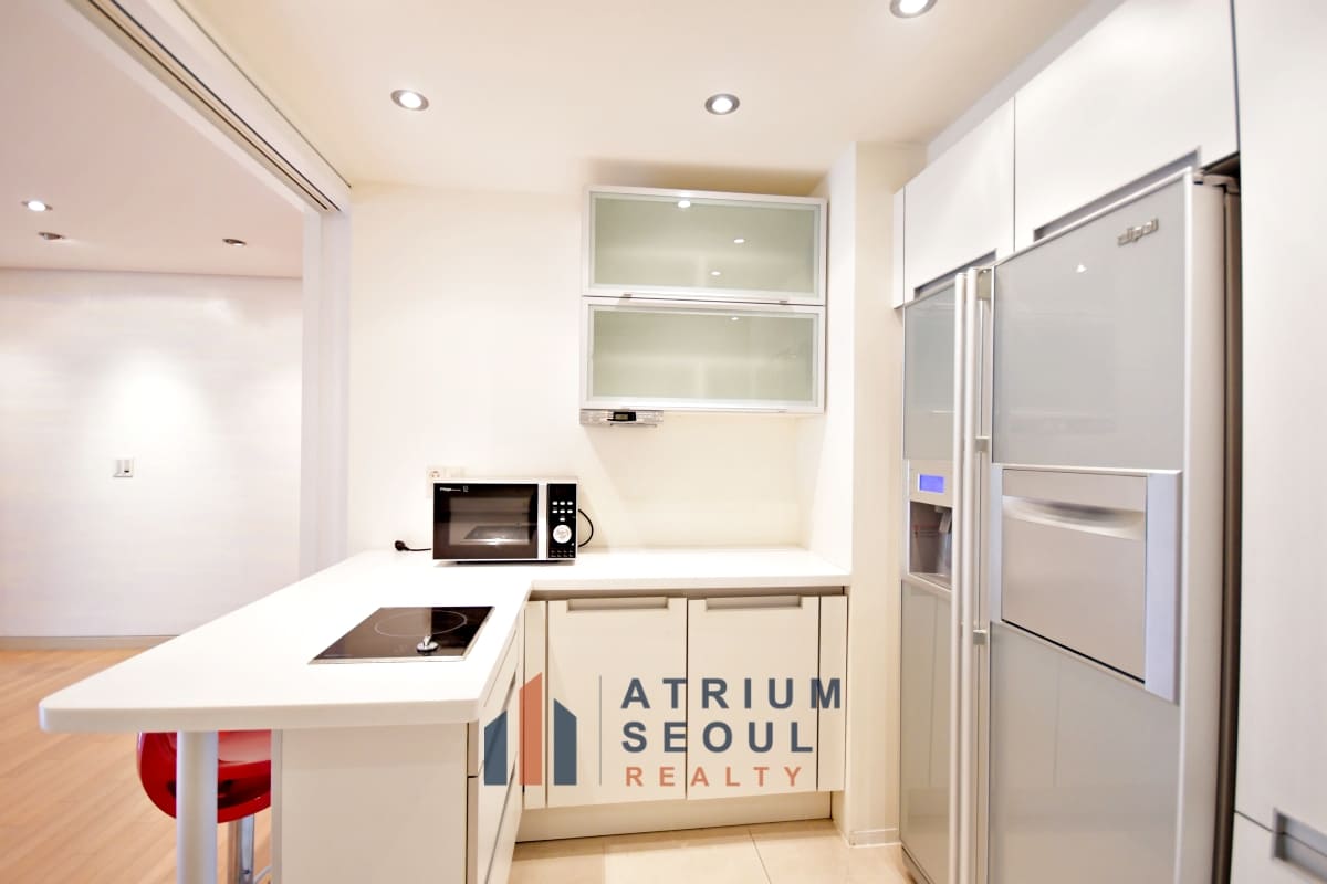Kitchen appliances Itaewon 3-Bedroom Residence For Rent - Apartment Rent in Seoul - Atrium Seoul Realty