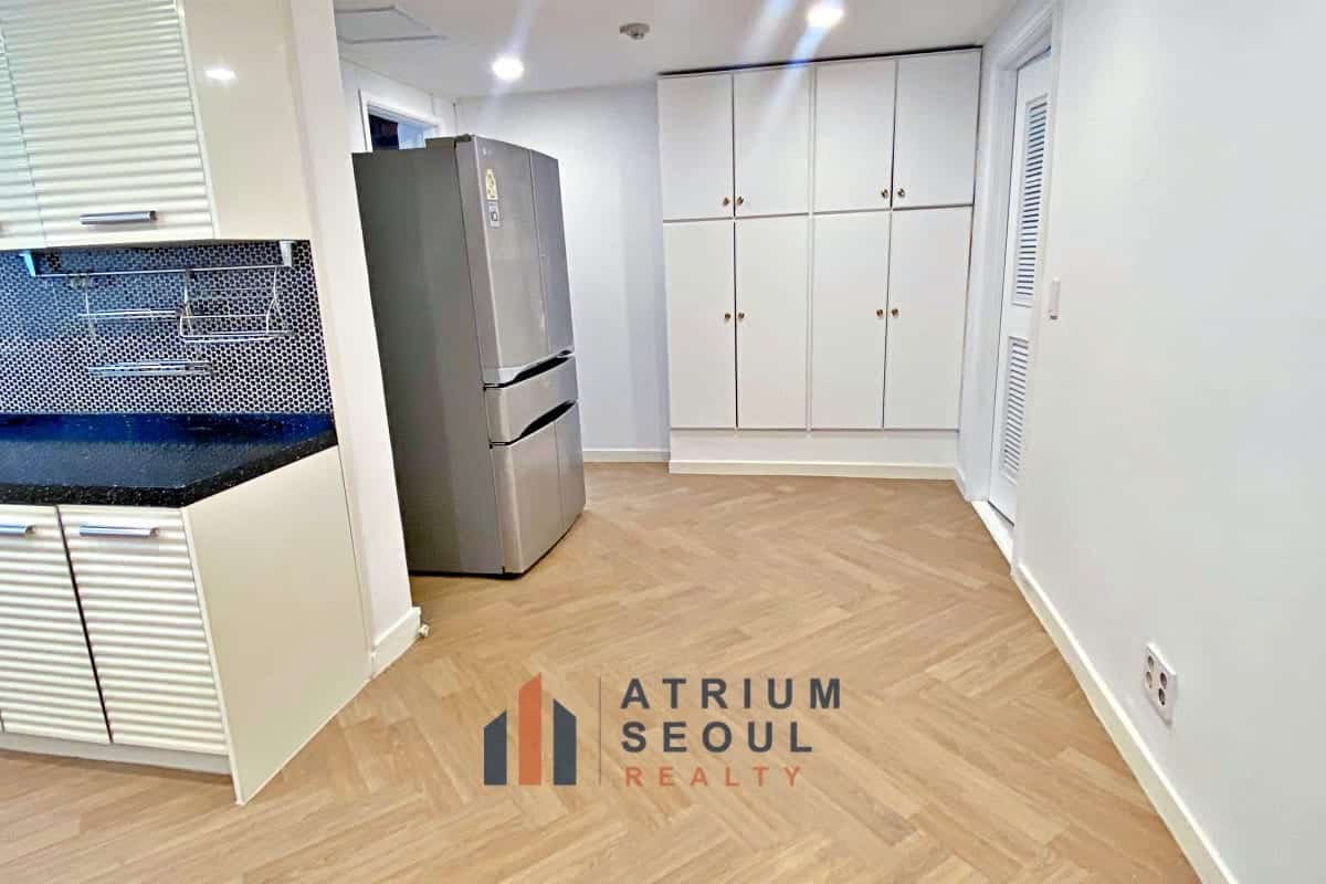 Kitchen appliances - Monthly Rent - Villa with garden
