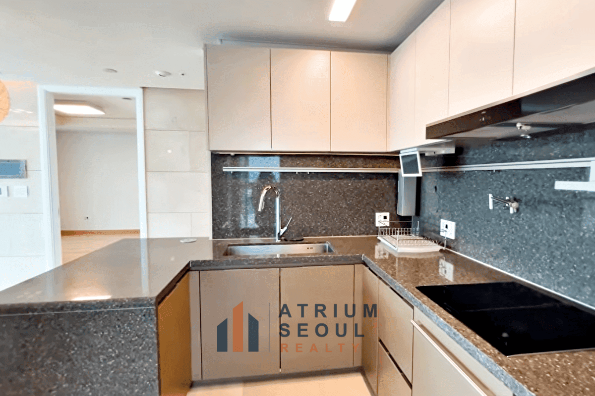 Kitchen in TRIMAGE 3BR Apartment for Rent in Seongsu Seoul - Atrium Seoul Realty