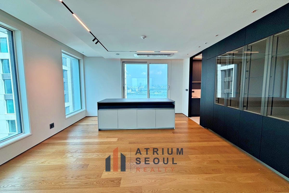 Kitchen view Apartment for Rent at Brighton Yeouido, Seoul - Atrium Seoul Realty