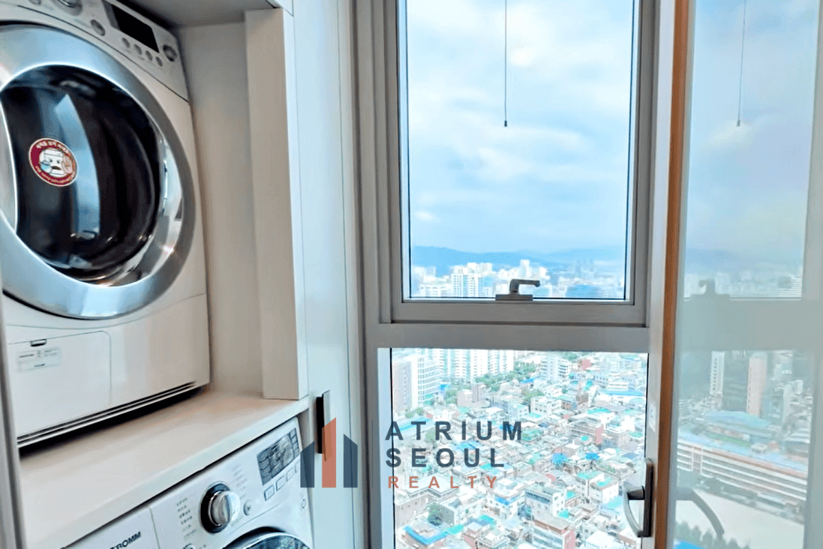 Laundry room in TRIMAGE 3BR Apartment for Rent in Seongsu Seoul - Atrium Seoul Realty