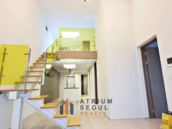 Living space with duplex stairs Modern 3BR Duplex Villa For Rent in French Village - Banpo - Atrium Seoul Realty