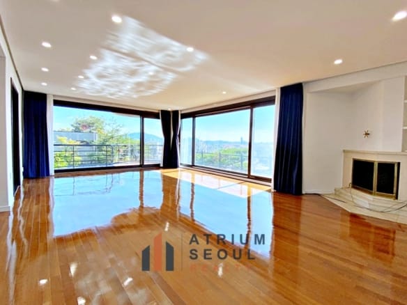 Living Room - Luxury Villa in UN Village in Seoul -For Rent - Atrium Seoul Realty (9)