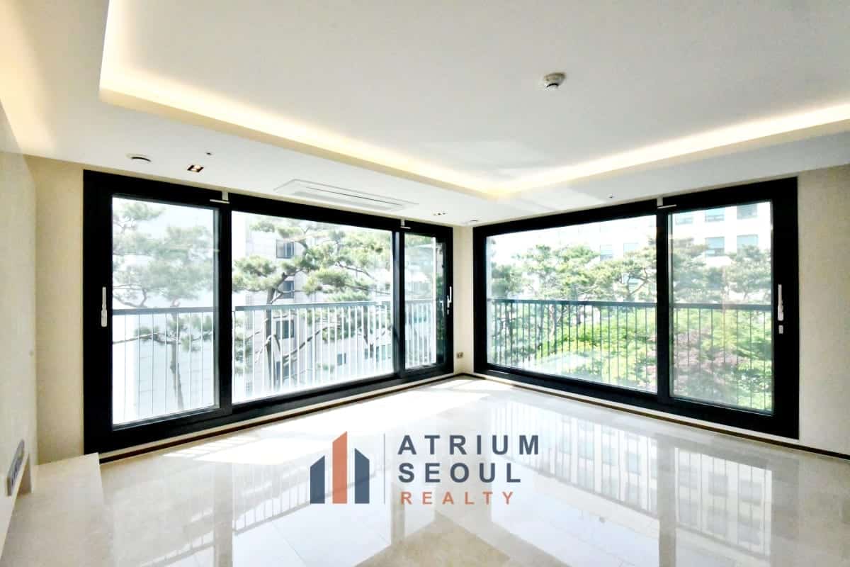 Living Room - Ultra-Luxury Residence in Hannam The Hill, Seoul - Monthly Rent - Atrium Seoul Realty