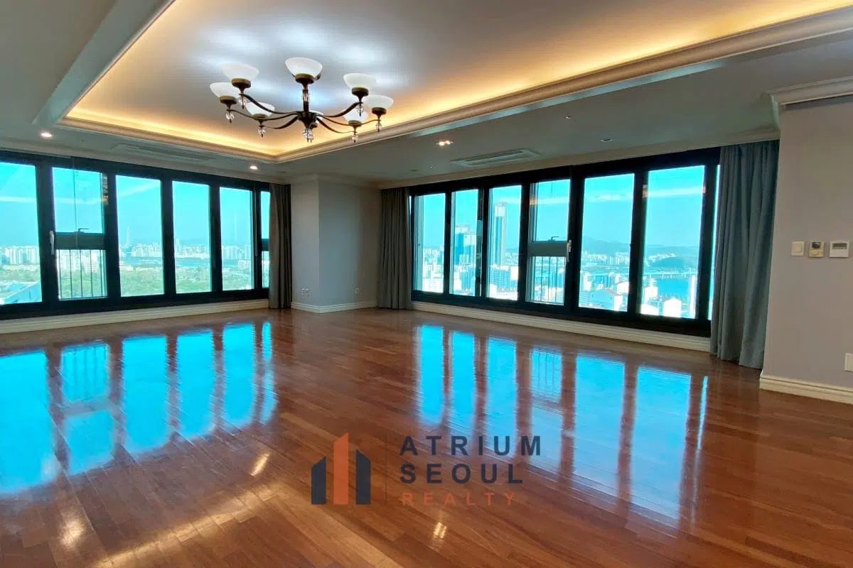 Living Room Yongsan City Park Apartment For Monthly Rent in Seoul - Atrium Seoul Realty
