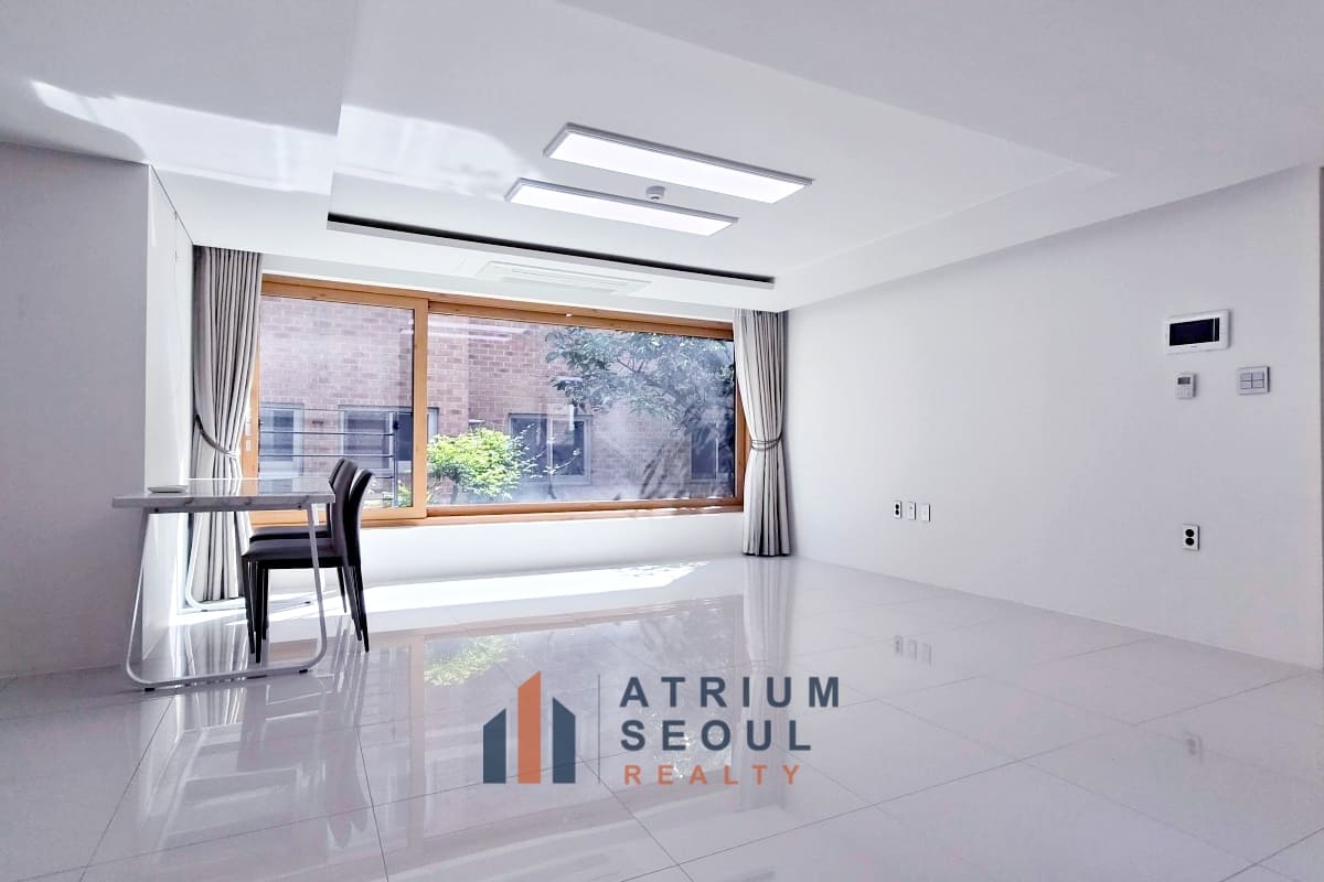 Living Room in Spacious 4BR Villa for Rent in Seorae Village - Near LFS - Atrium Seoul Realty