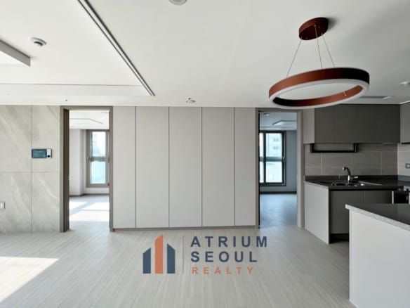 Living Space - Officetel in Yeouido for Rent