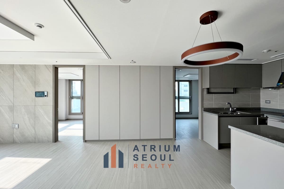 Living Space - Officetel in Yeouido for Rent