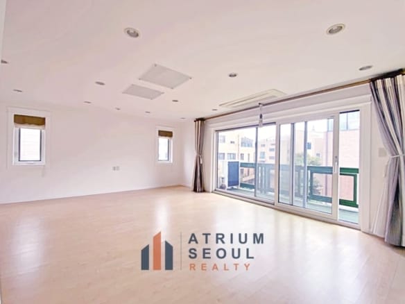 Living Space Premium Villa for Rent in Hannam-dong