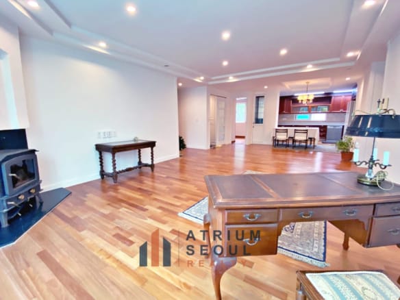 Living - Villa for Rent in Seorae Village