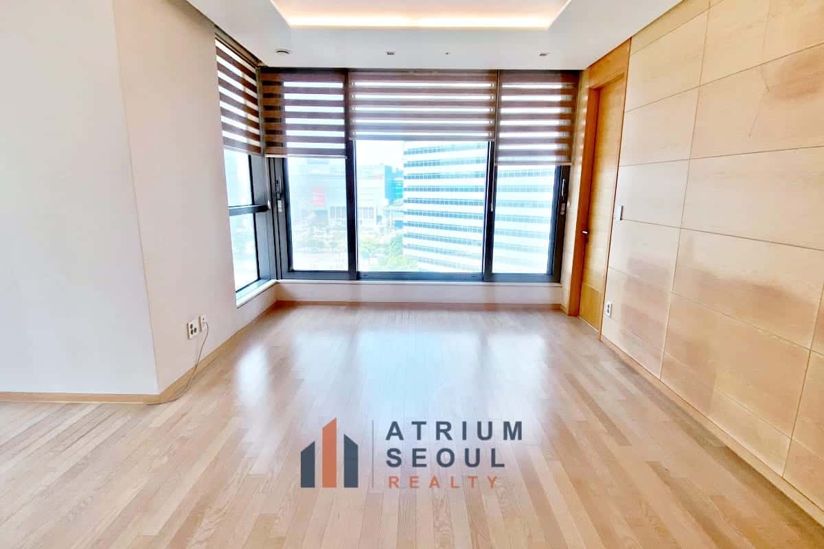 Living area- Asterium Yongsan Apartment For Rent
