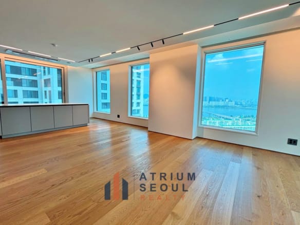 Living area Premium Apartment For Rent at Brighton Yeouido, Seoul - Atrium Seoul Real Estate
