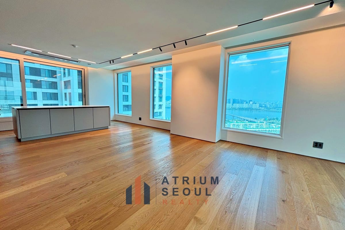 Living area Premium Apartment For Rent at Brighton Yeouido, Seoul - Atrium Seoul Real Estate