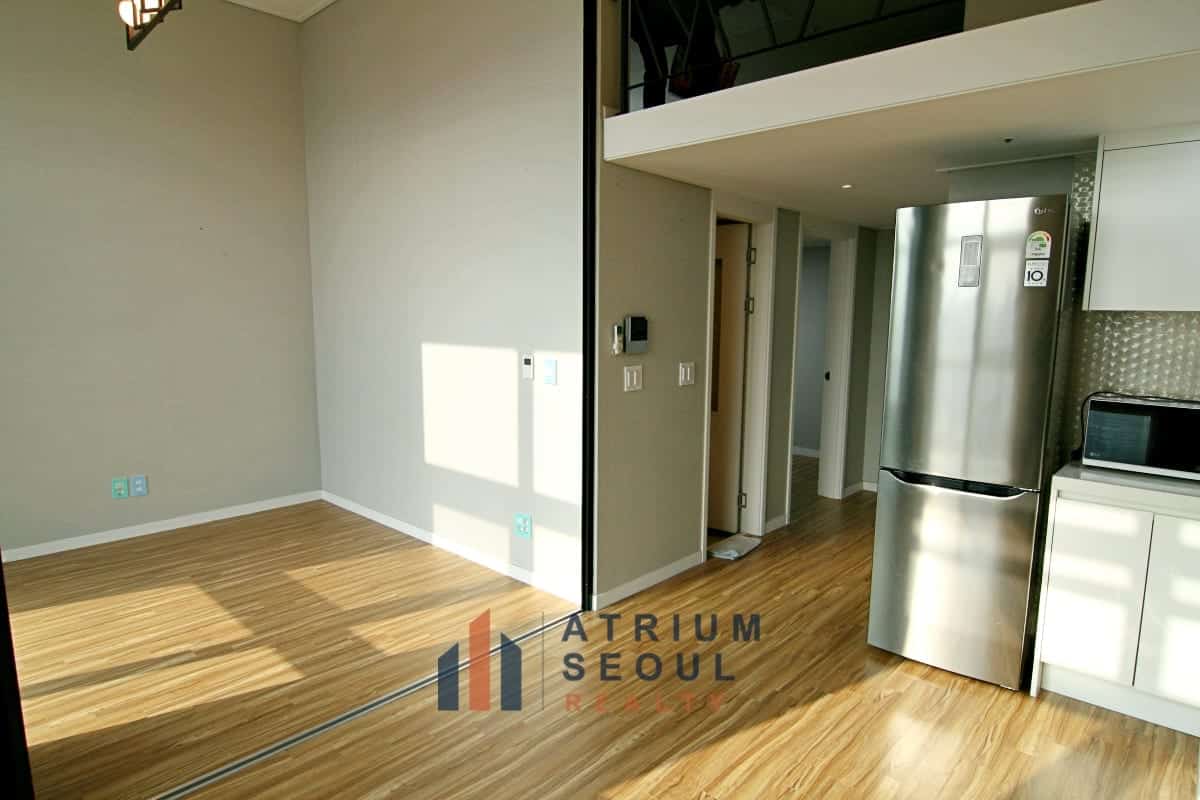 Living area in Duplex Studio in Samsung - Apartment Rent in Seoul - Atrium Seoul Realty