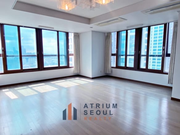 Living area_Yongsan City Park Apartment For Rent