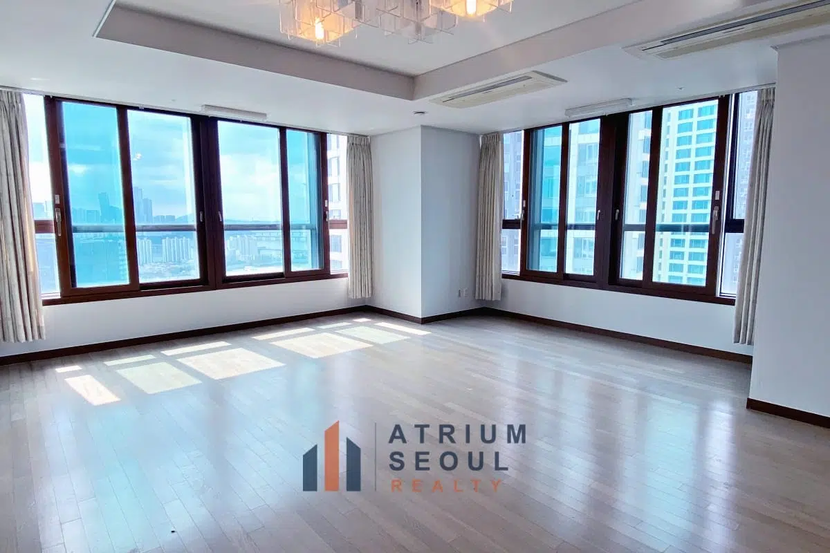 Living area_Yongsan City Park Apartment For Rent