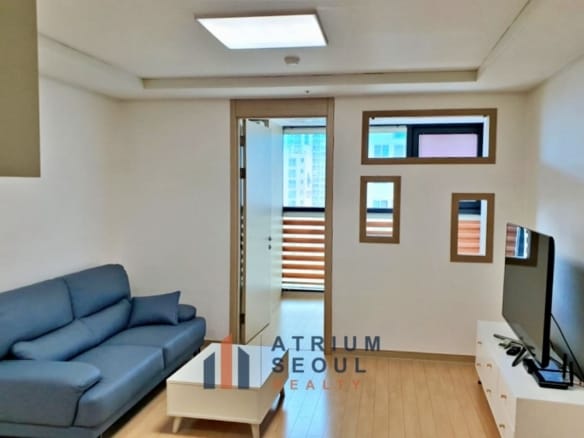 Living room - Rent Apartment in Seoul