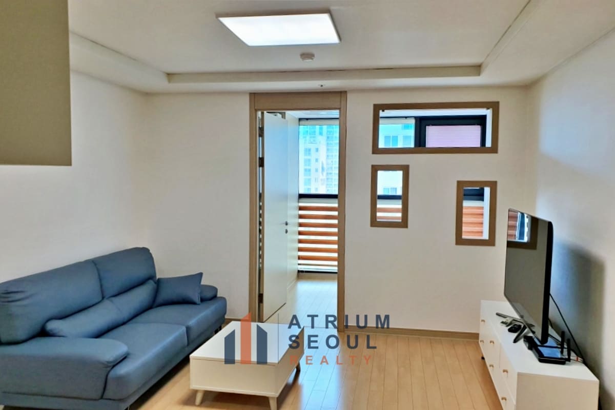 Living room - Rent Apartment in Seoul