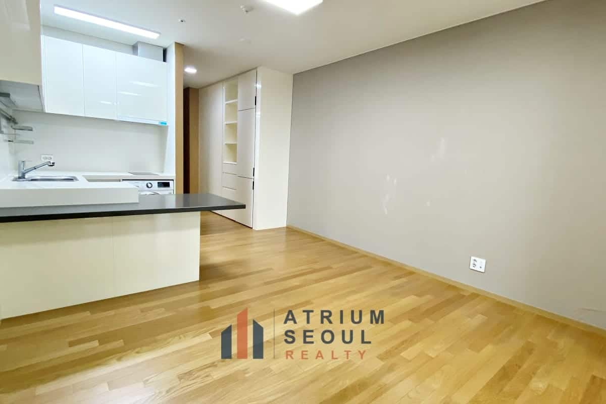 Living space - Apartment in Yongsan For Rent