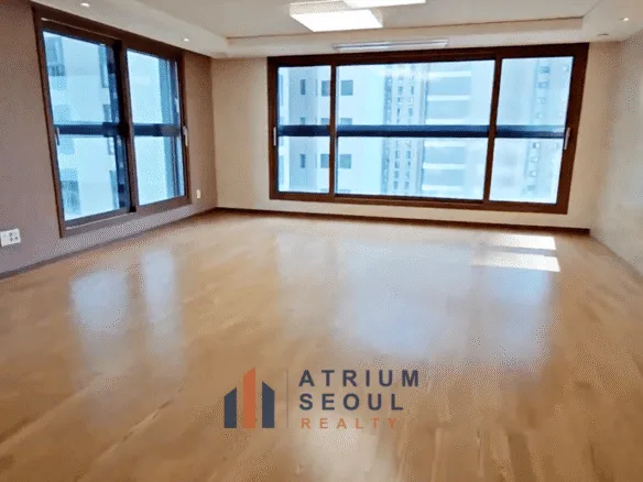 Living space Spacious 4 Bedroom Apartment for Rent in Helio City Jamsil, Songpa, Seoul - Atrium Seoul Realty