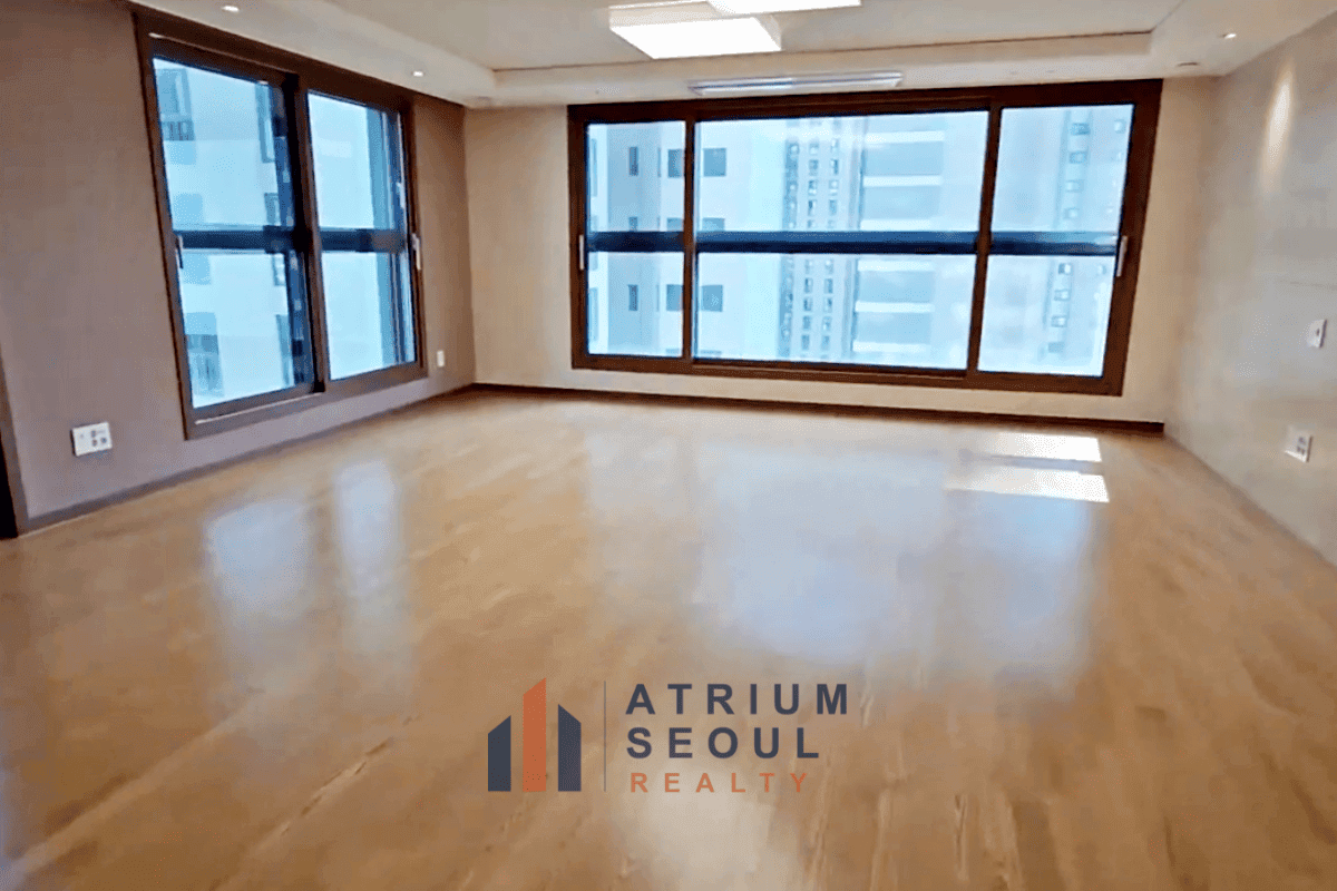 Living space Spacious 4 Bedroom Apartment for Rent in Helio City Jamsil, Songpa, Seoul - Atrium Seoul Realty