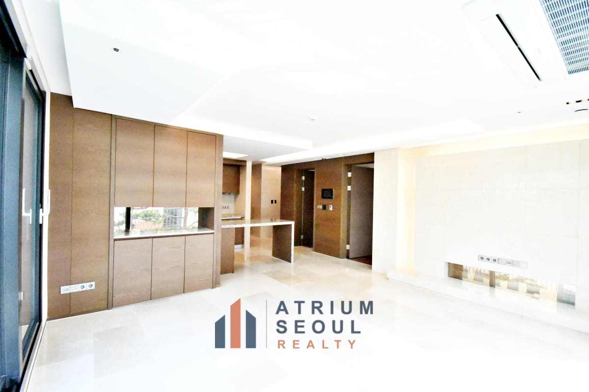 Living space Ultra-Luxury Residence in Hannam The Hill, Seoul - Monthly Rent - Atrium Seoul Realty