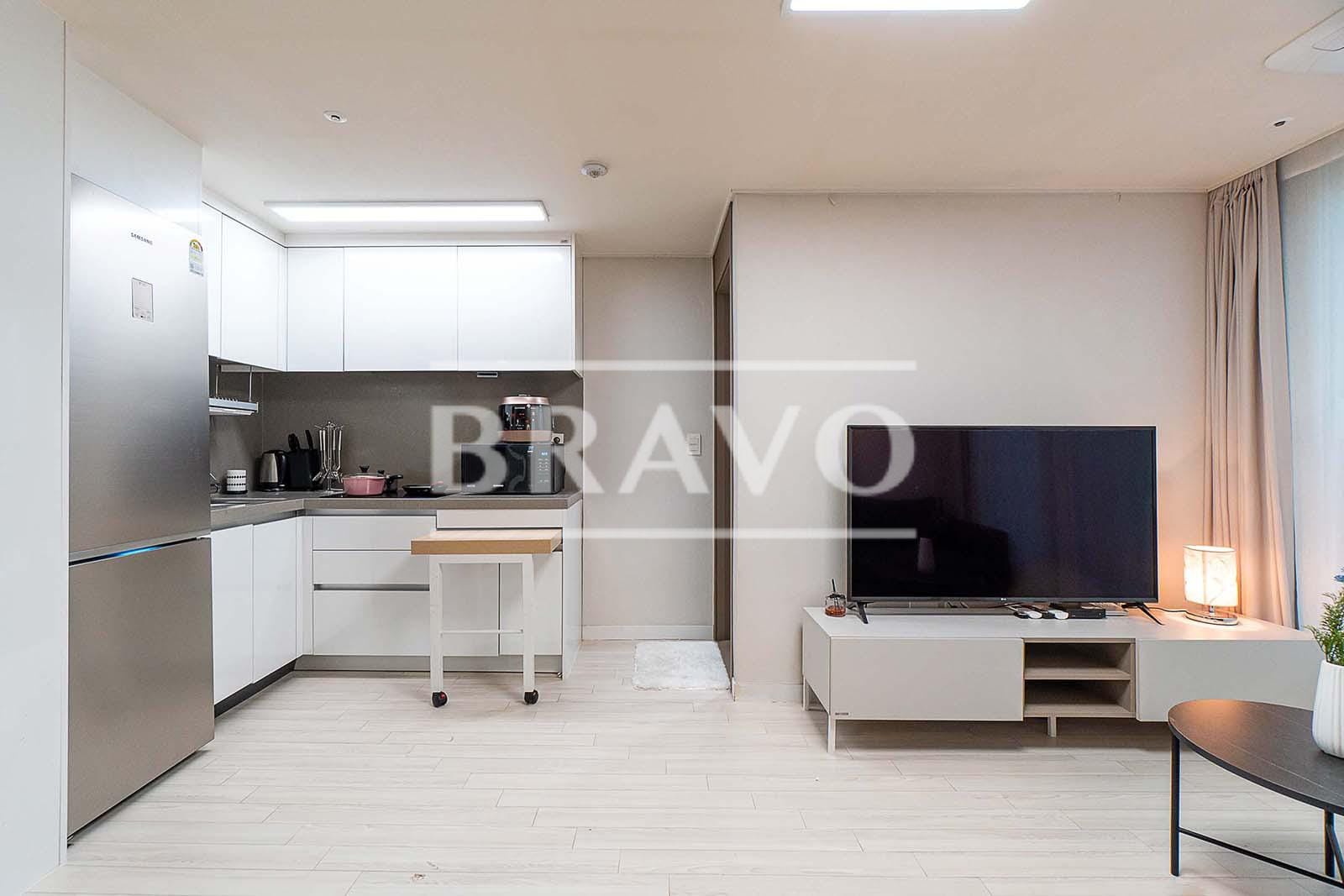 Living space in Short-Term Rent - Fully Furnished 2BR Apartment in Gangnam