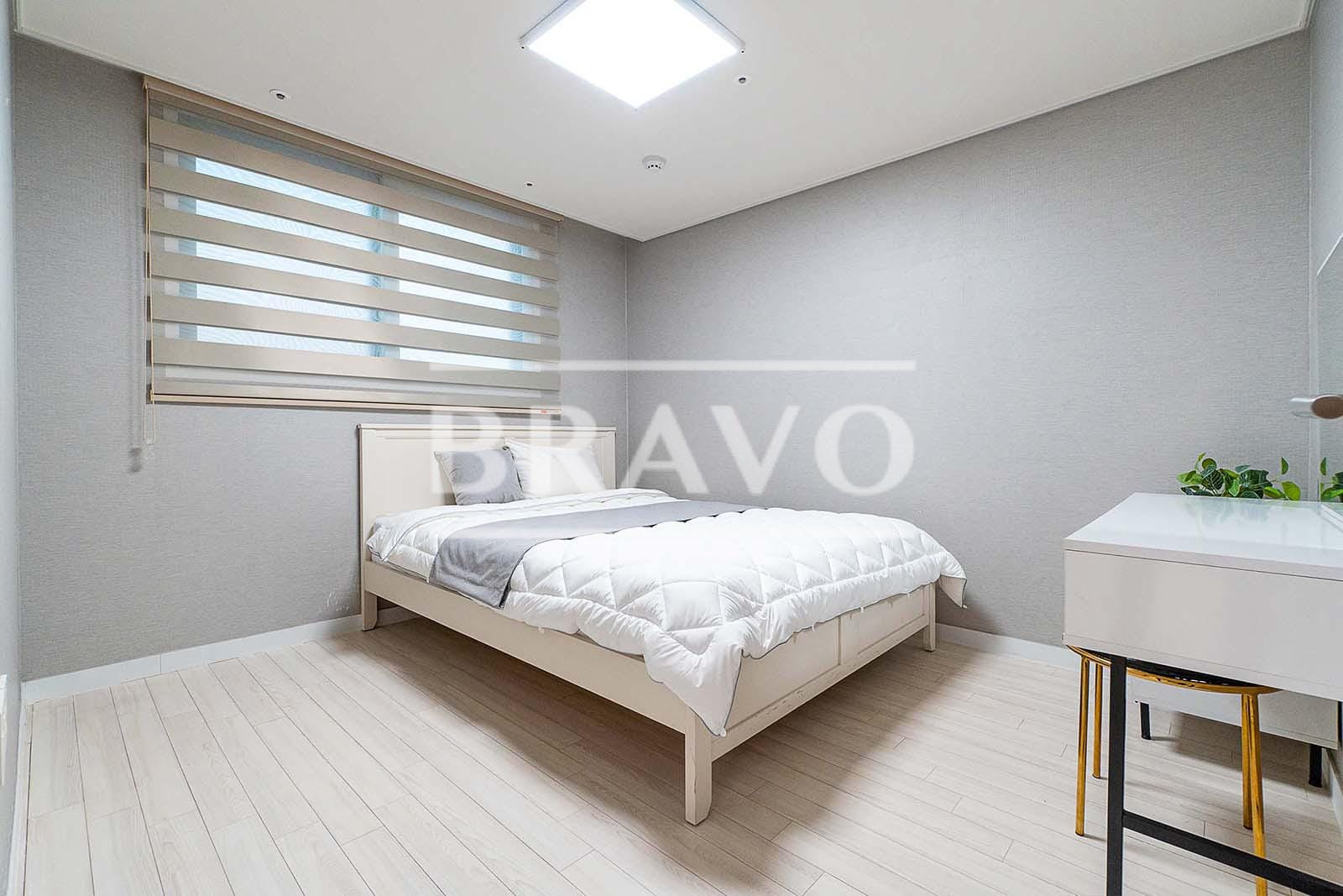 Master bed room Short-Term Rent - Fully Furnished 2BR Apartment in Gangnam