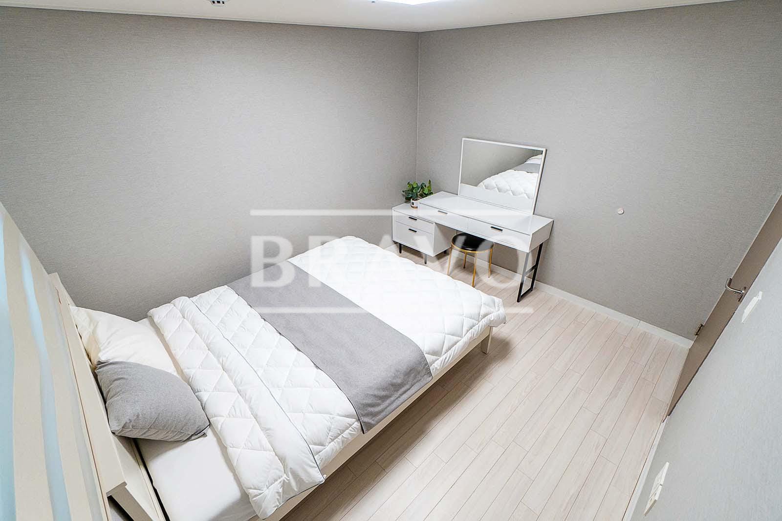 Master room Short-Term Rent - Fully Furnished 2BR Apartment in Gangnam