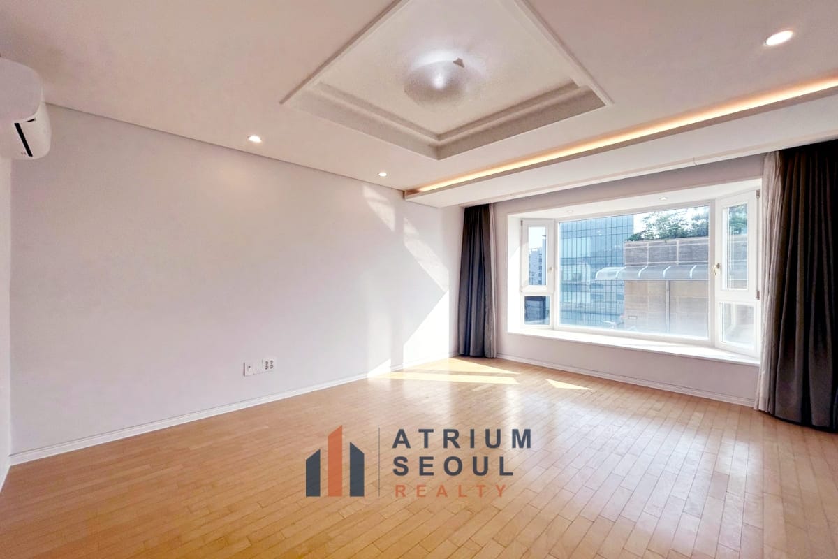 Master room Spacious Apartment For Rent in Yongsan, Seoul - Atrium Seoul Realty