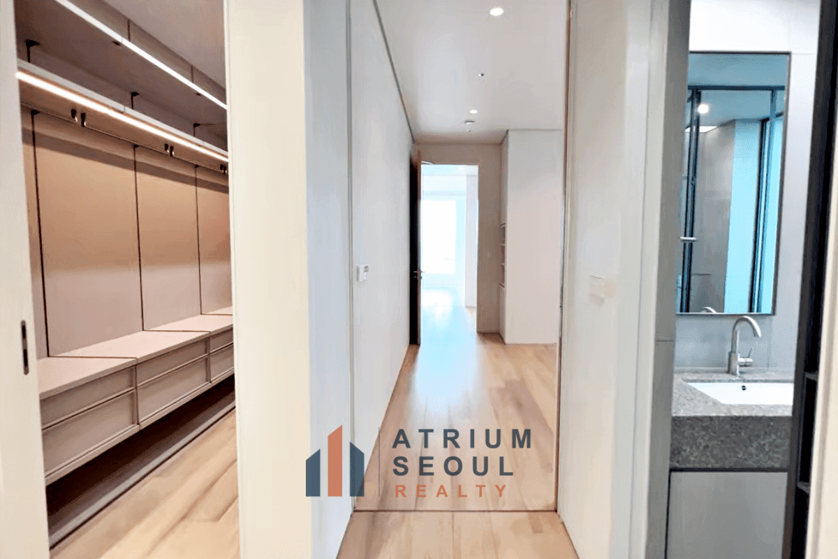 Master room in - Acro Seoul Forest 3BR Apartment for Rent Seoul Forest & Han River view , Seoungsu, Seoul - Atrium Seoul Realty