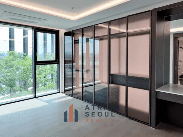 Master room in POGES HANGANG 4BR Apartment for Rent in Seoul - Atrium Seoul Realty
