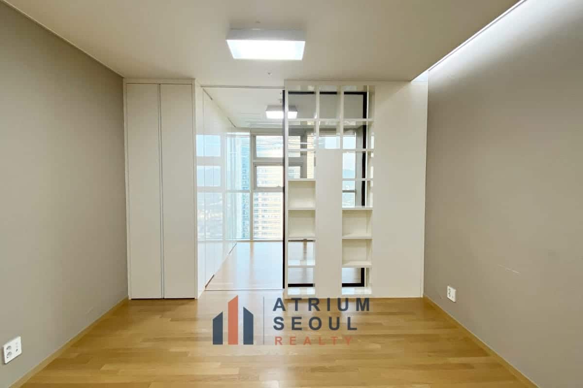 Modern Apartment in Yongsan For Rent