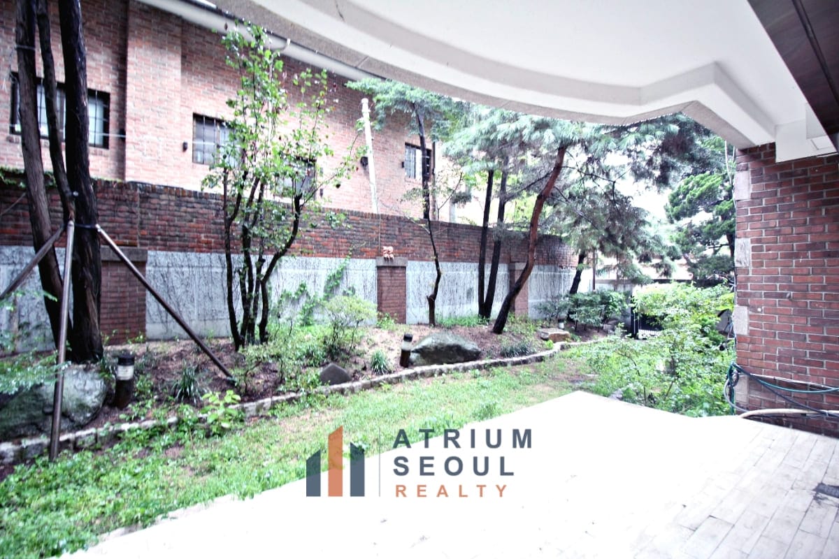 Private Garden in Apartment with Private Garden For Rent in French Village Seoul - Atrium Seoul Realty