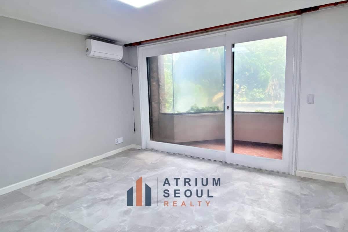 Room - Monthly Rent - Villa with garden