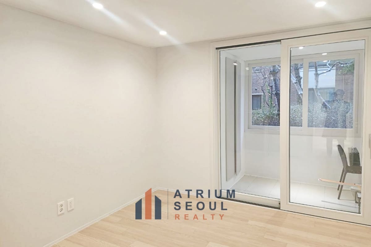 Room Newly Renovated 4-Bedroom Home with Private Terrace For Rent in Banpo - Atrium Seoul Realty