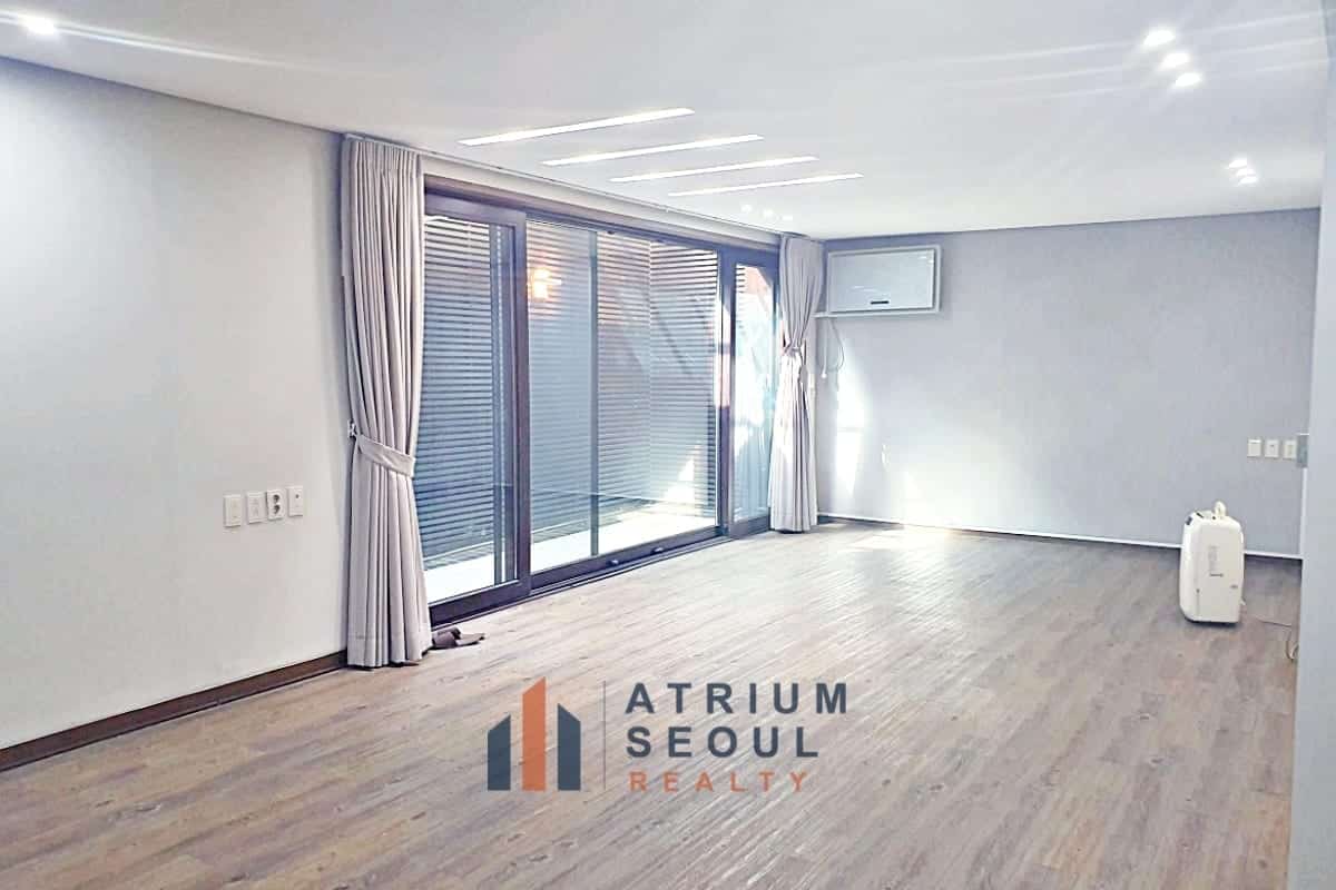 Room at Luxury 5-Bedroom House for Rent in French Village Seoul