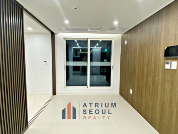 Room in High-End Officetel for Rent in Gangnam, Seoul