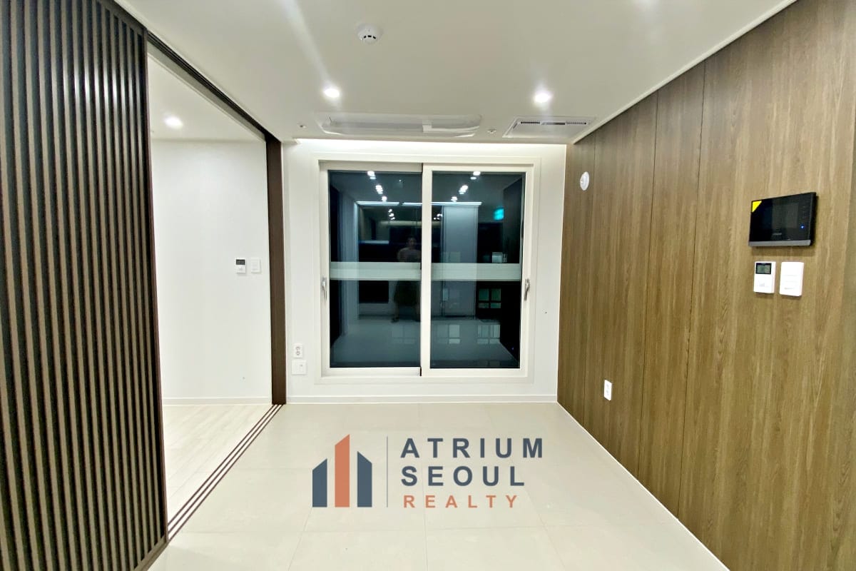 Room in High-End Officetel for Rent in Gangnam, Seoul
