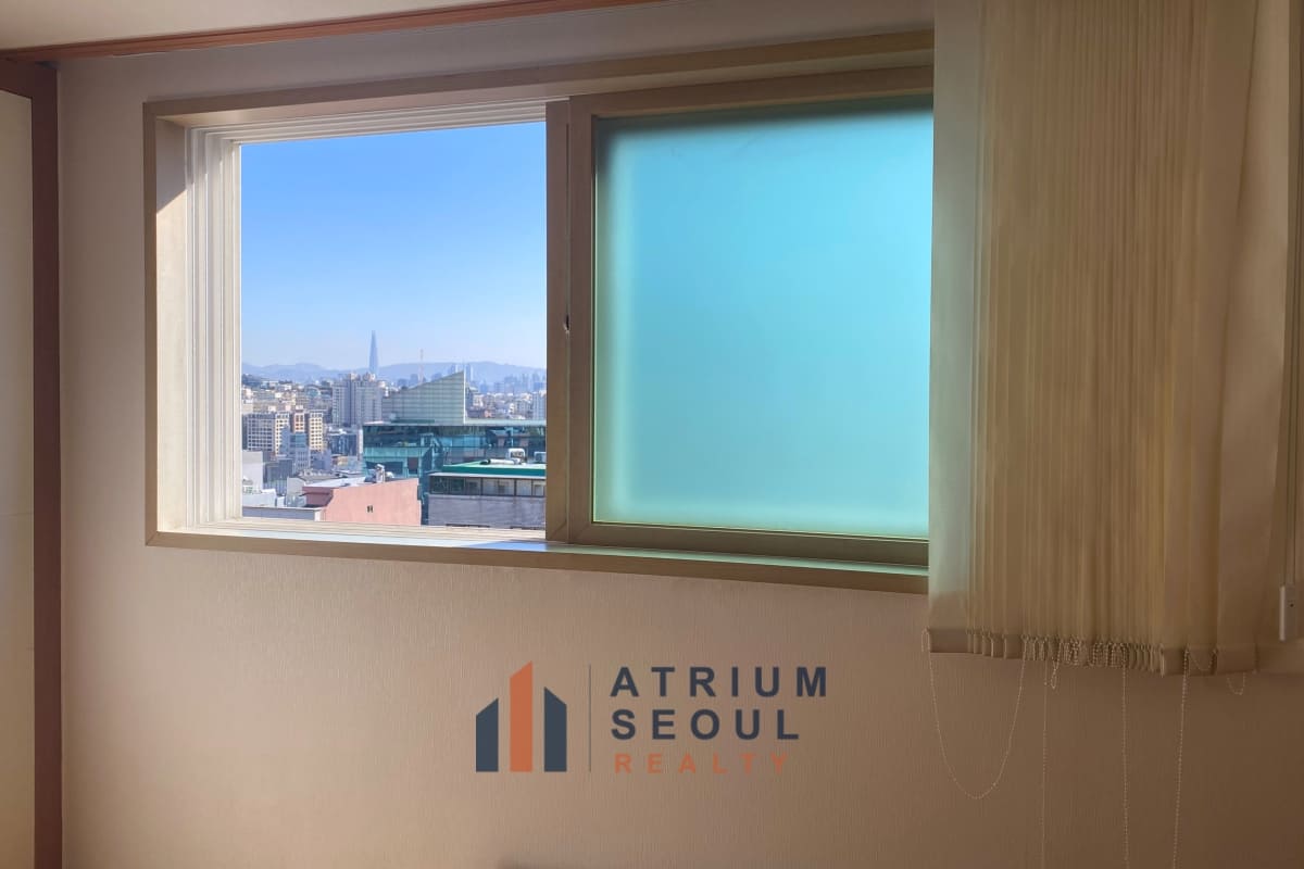 Room in Itaewon apartment